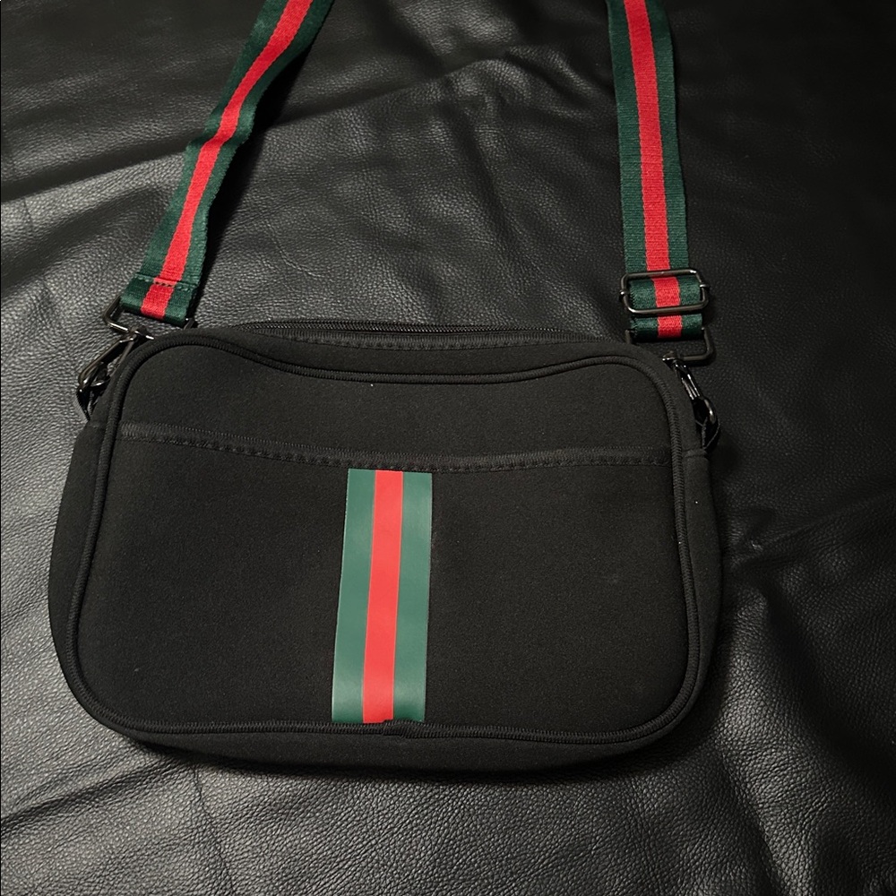 Stylish Black Crossbody Bag with Red and Green Accents - Picture 3 of 12